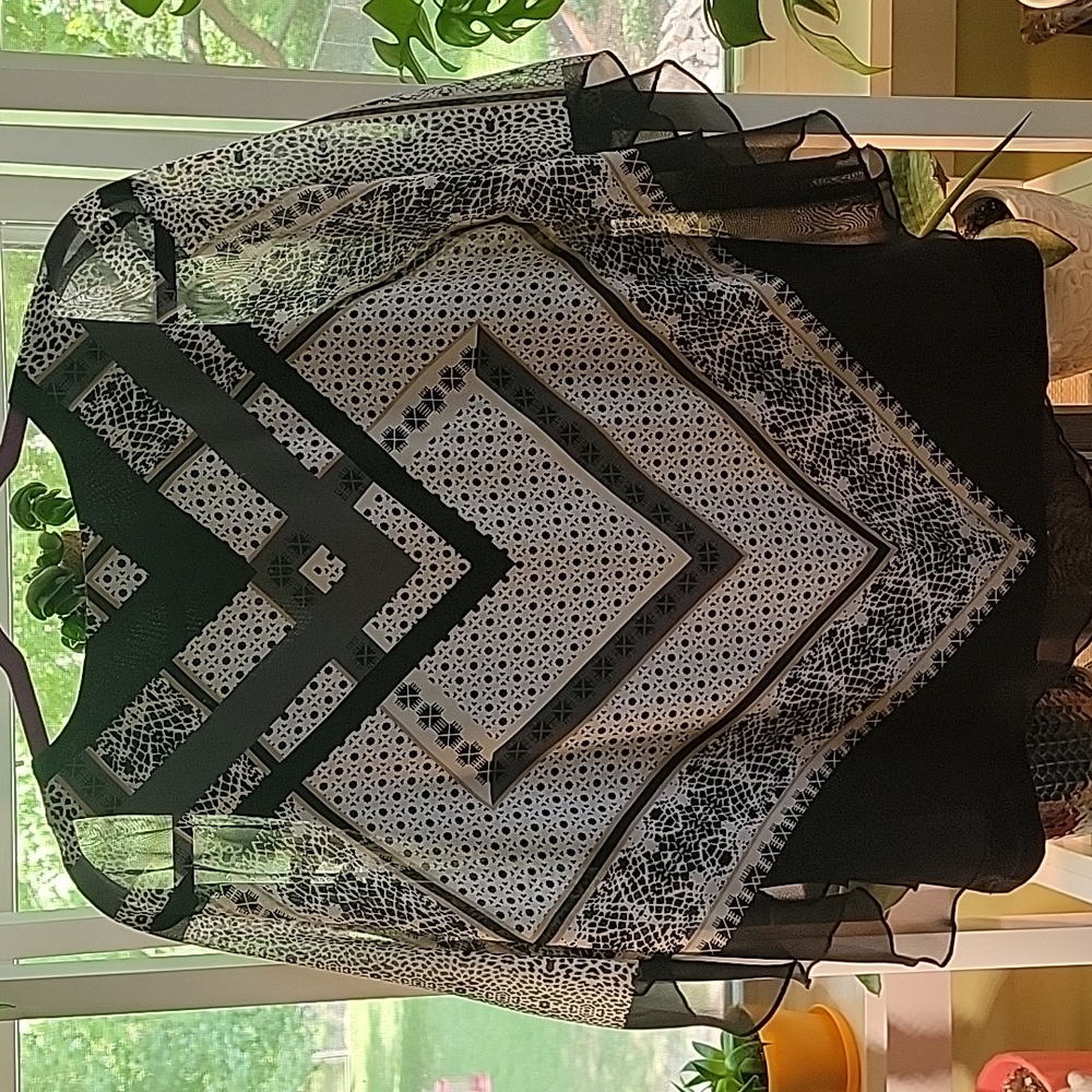 CB Blouse 🖤 - Picture 2 of 2
